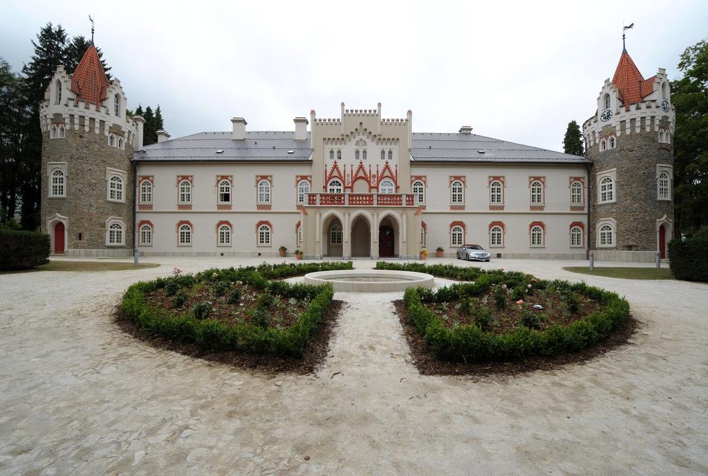 Wellness služby a ubytování v Zámeckém hotelu Herálec